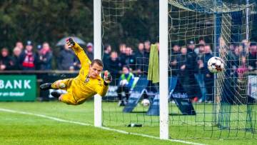 莱奥解释帽子戏法未传球C罗原因，C罗高喊射门促成进球（配图示意）